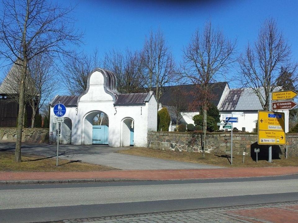 Tetens Gasthof Süderlügum Bagian luar foto
